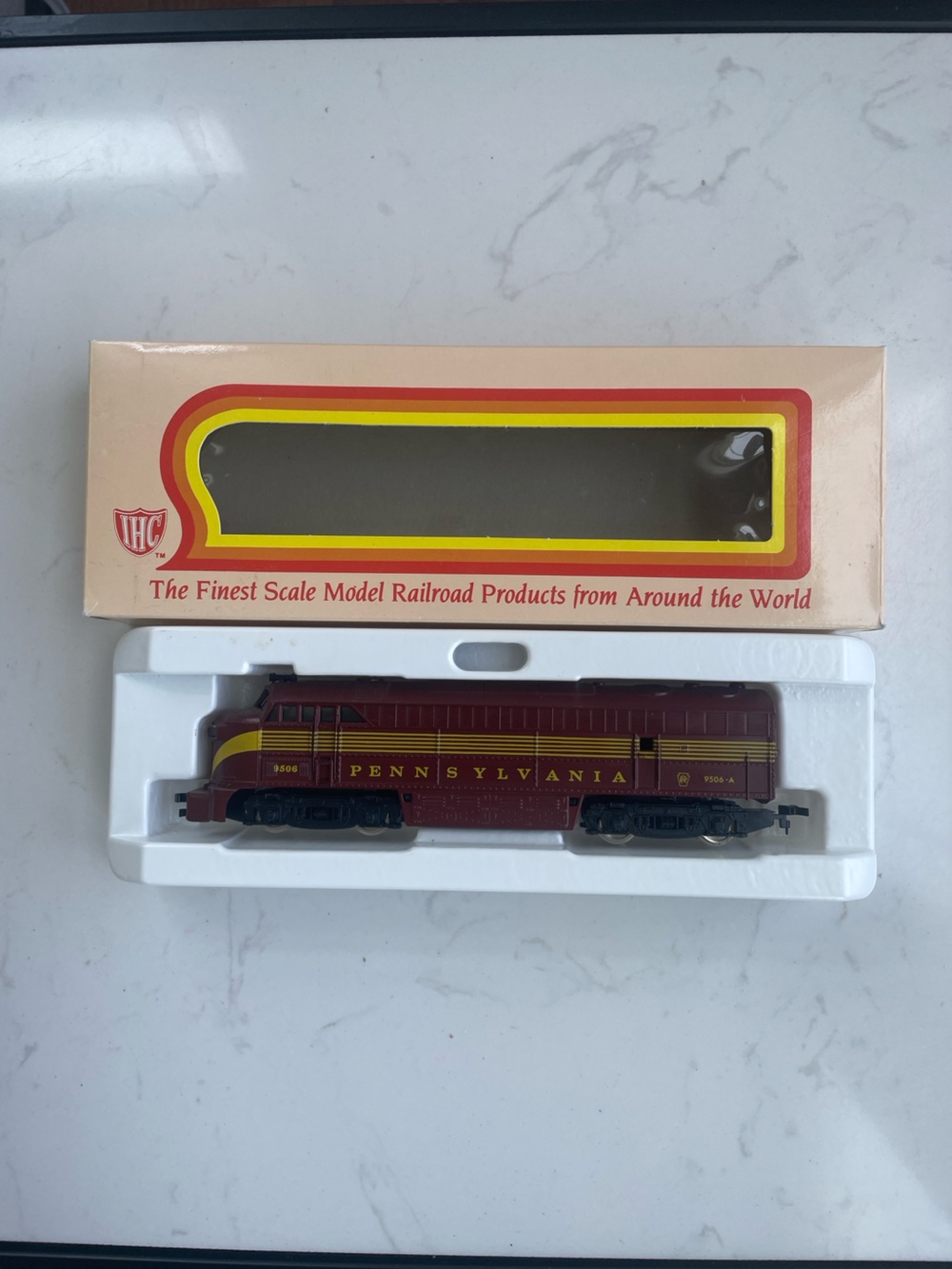 ICH HO Scale Pennsylvania M386 FM Diesel Locomotive Engine 9506 preowned